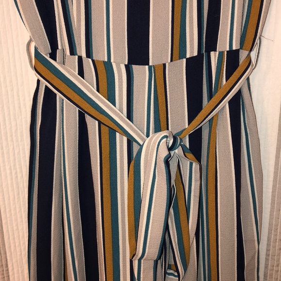 Stripped Jumpsuit - Picture 4 of 9